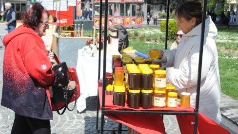 ZDRAVLJE IZ KOŠNICE: Tradicionalni prolećni Sajam meda u centru Kraljeva